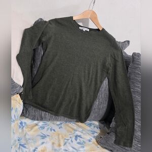 100% Cashmere Women's Classic Long Sleeve Shirt in Charcoal